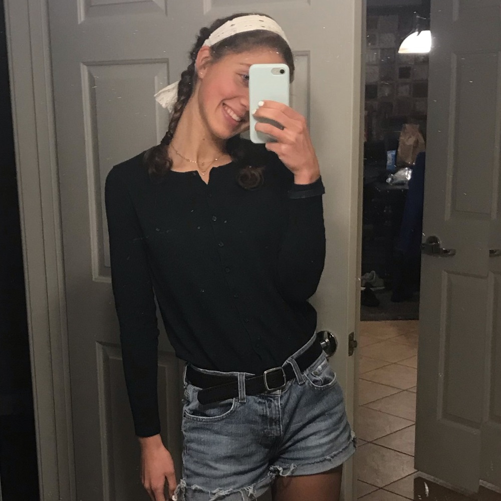 Meet your Posher, Mia